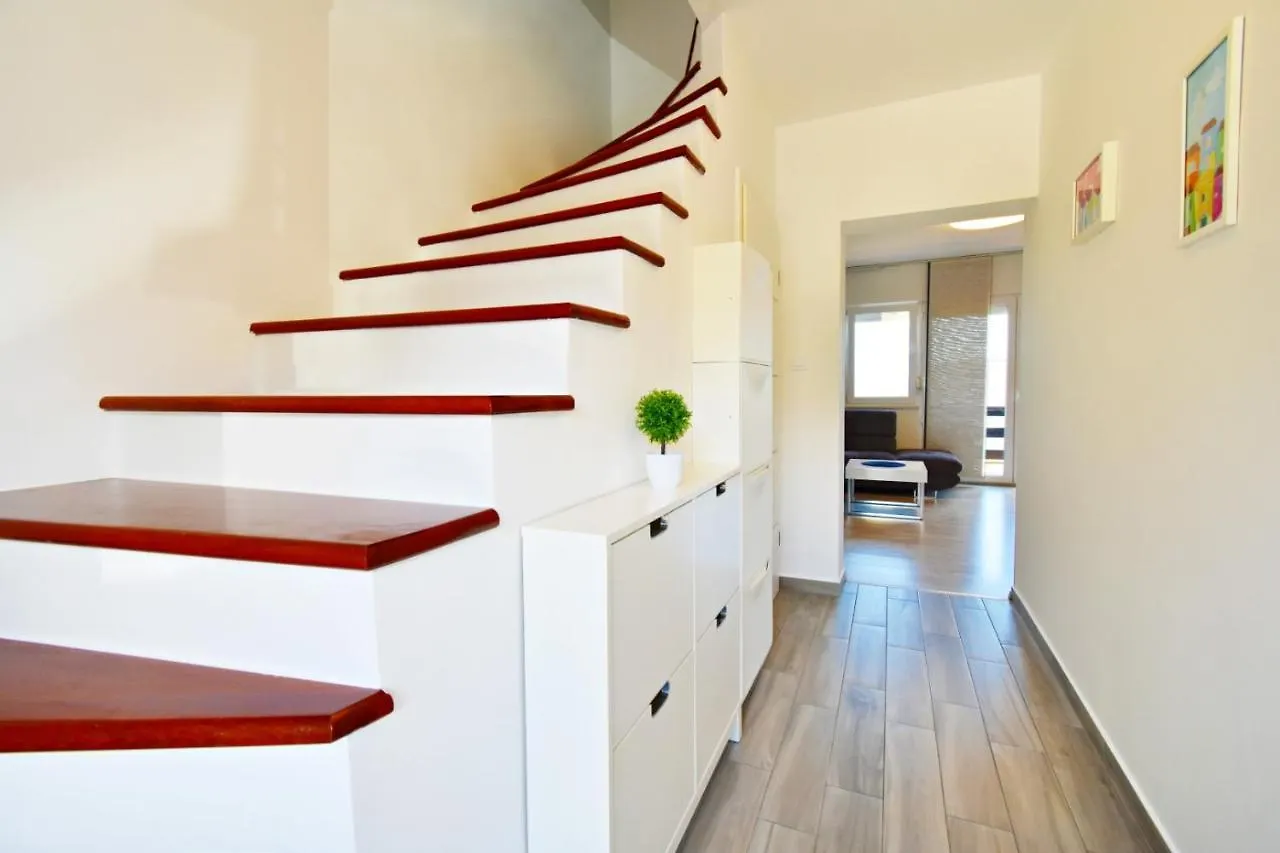 Apartman Lukas Rabac 0*,